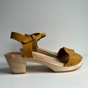 Bryr Rachel Sandal Clog Mid Heel Mustard Yellow EU 38